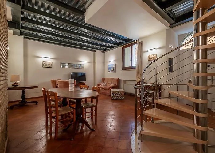 Guesthost - Palazzo Costaguti In The Heart Of