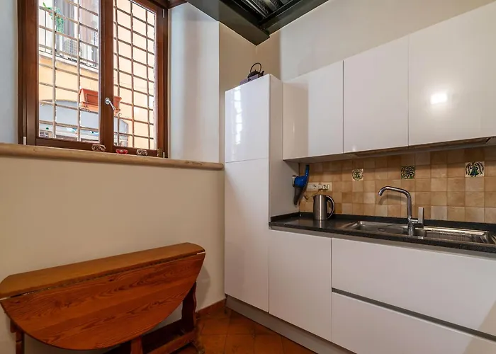 Guesthost - Palazzo Costaguti In The Heart Of Apartment *