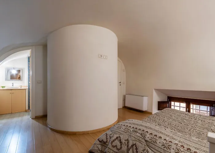 Apartment Guesthost - Palazzo Costaguti In The Heart Of