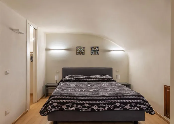 Guesthost - Palazzo Costaguti In The Heart Of Apartment